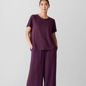 Eileen Fisher Organic Linen Jersey‎ Crew Neck Tee
Basic Length BlackBerry M Nwt